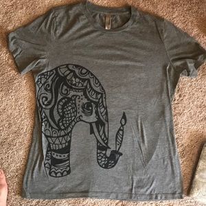🌺Awesome elephant T-shirt, Thread Tank L